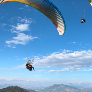 Vuelos en parapente en vive y vuela colombia